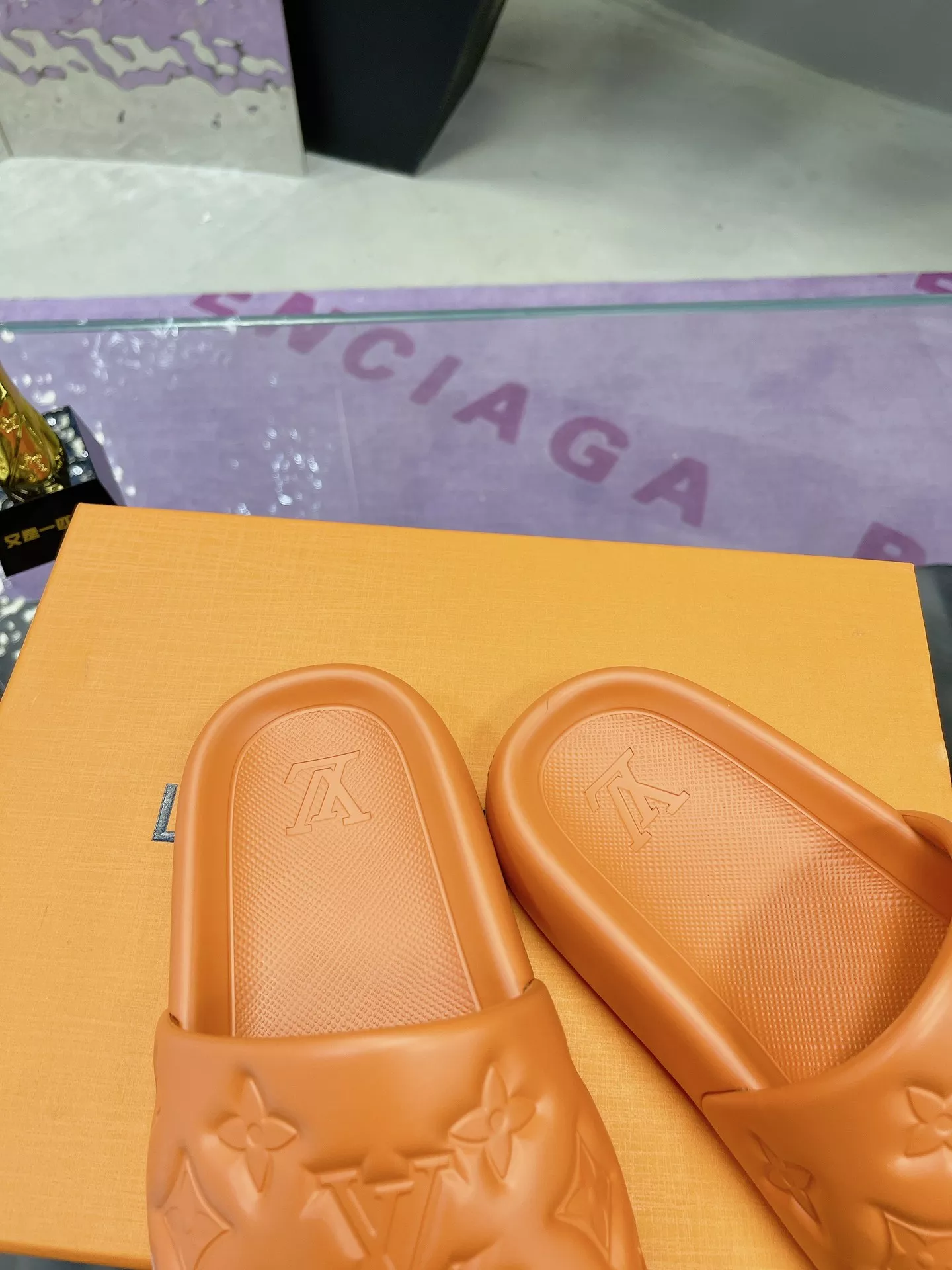 StreetReady 5615 Louis Vuitton Slippers For Men