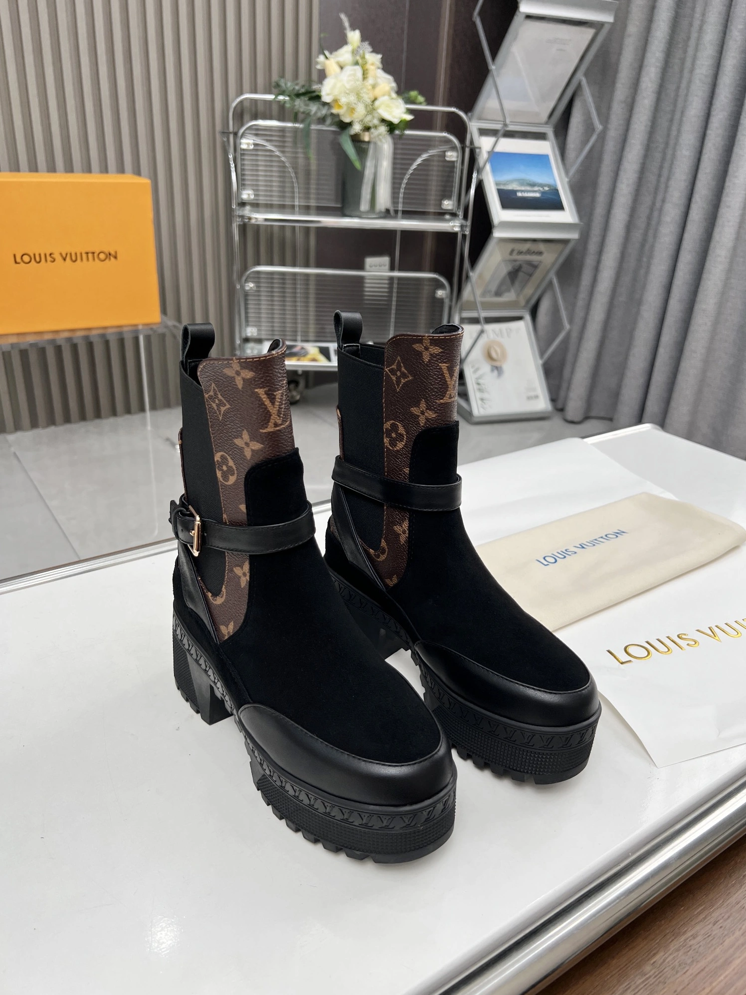 StreetReady 5738 Louis Vuitton Boots For Women