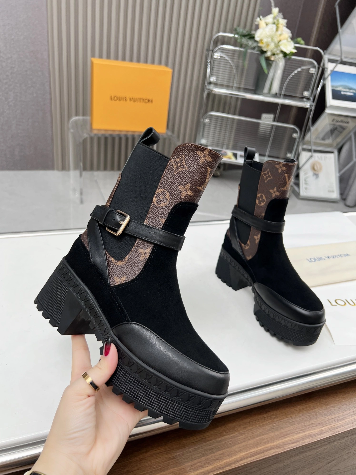 StreetReady 5738 Louis Vuitton Boots For Women