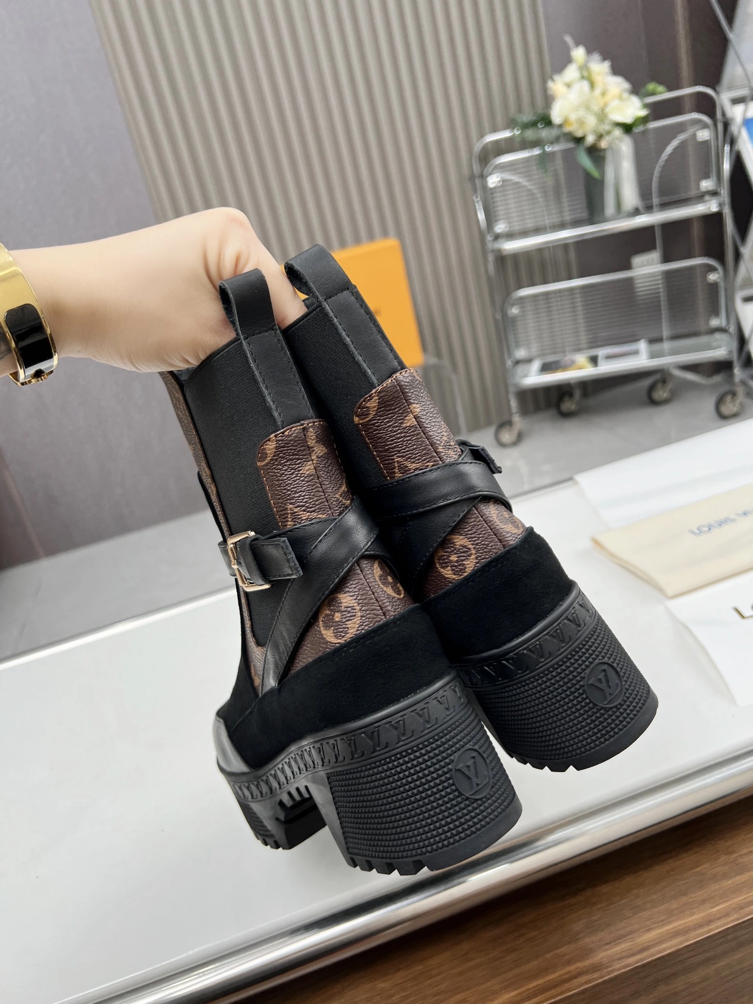 StreetReady 5738 Louis Vuitton Boots For Women