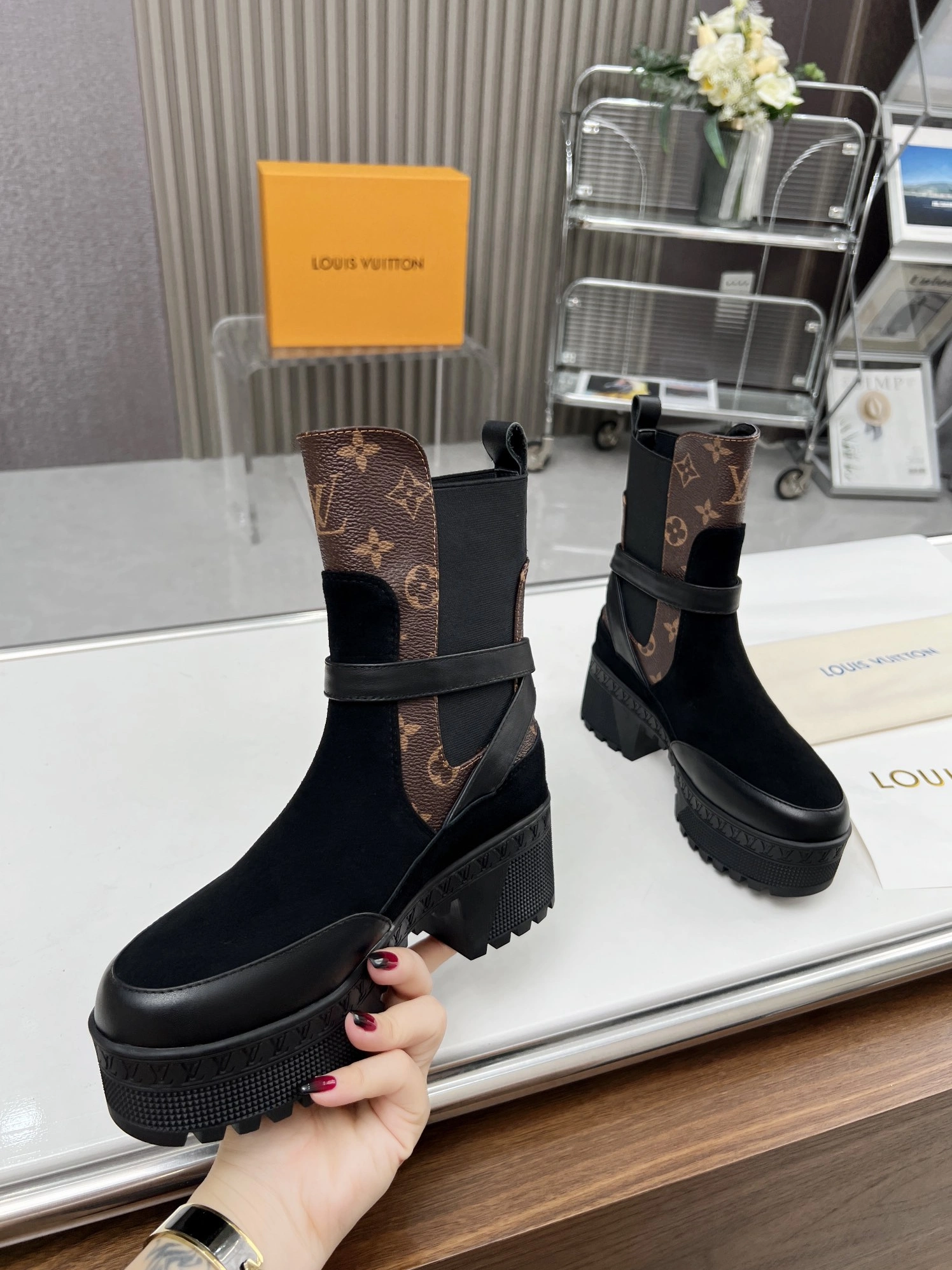 StreetReady 5738 Louis Vuitton Boots For Women