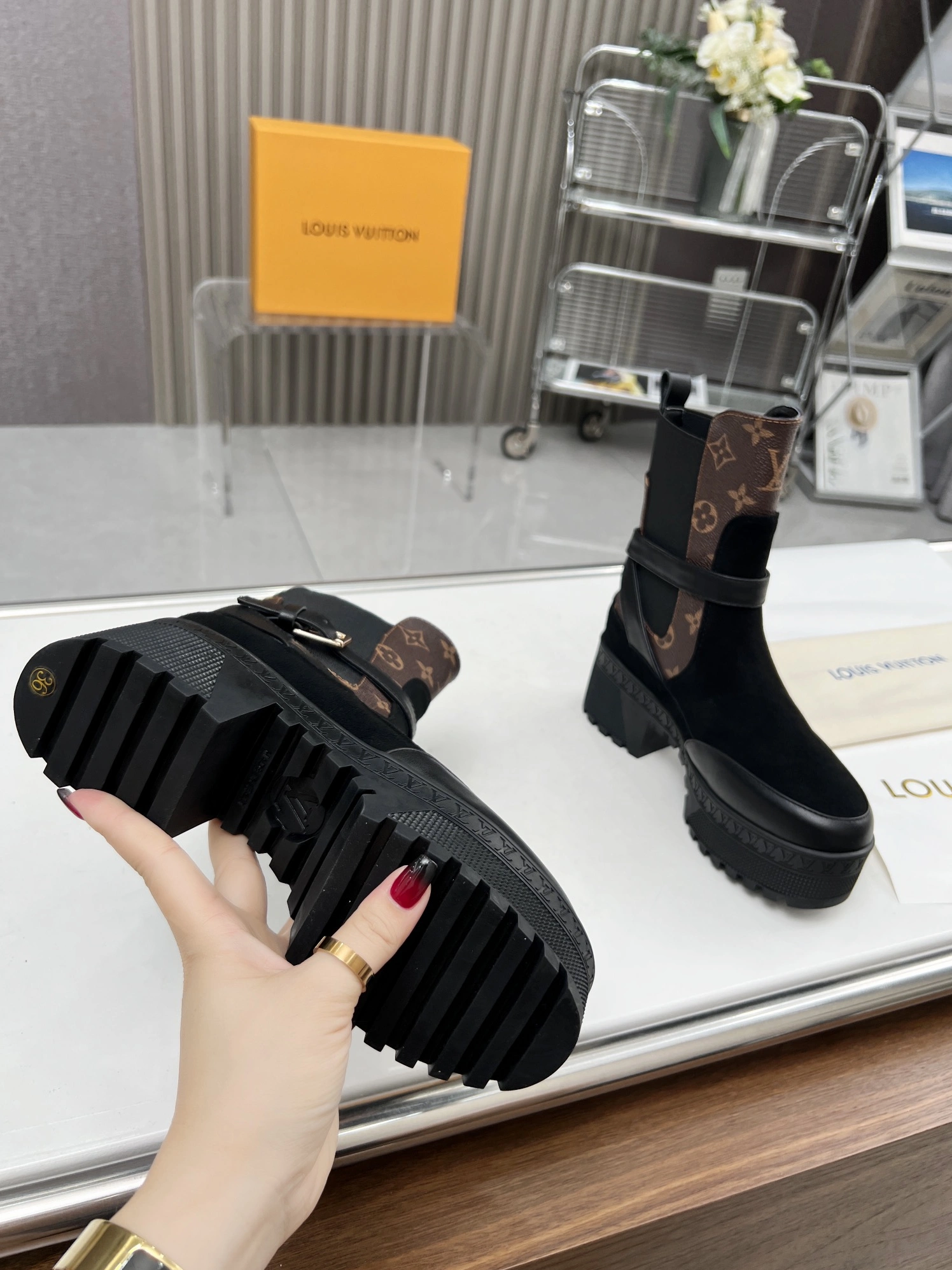 StreetReady 5738 Louis Vuitton Boots For Women