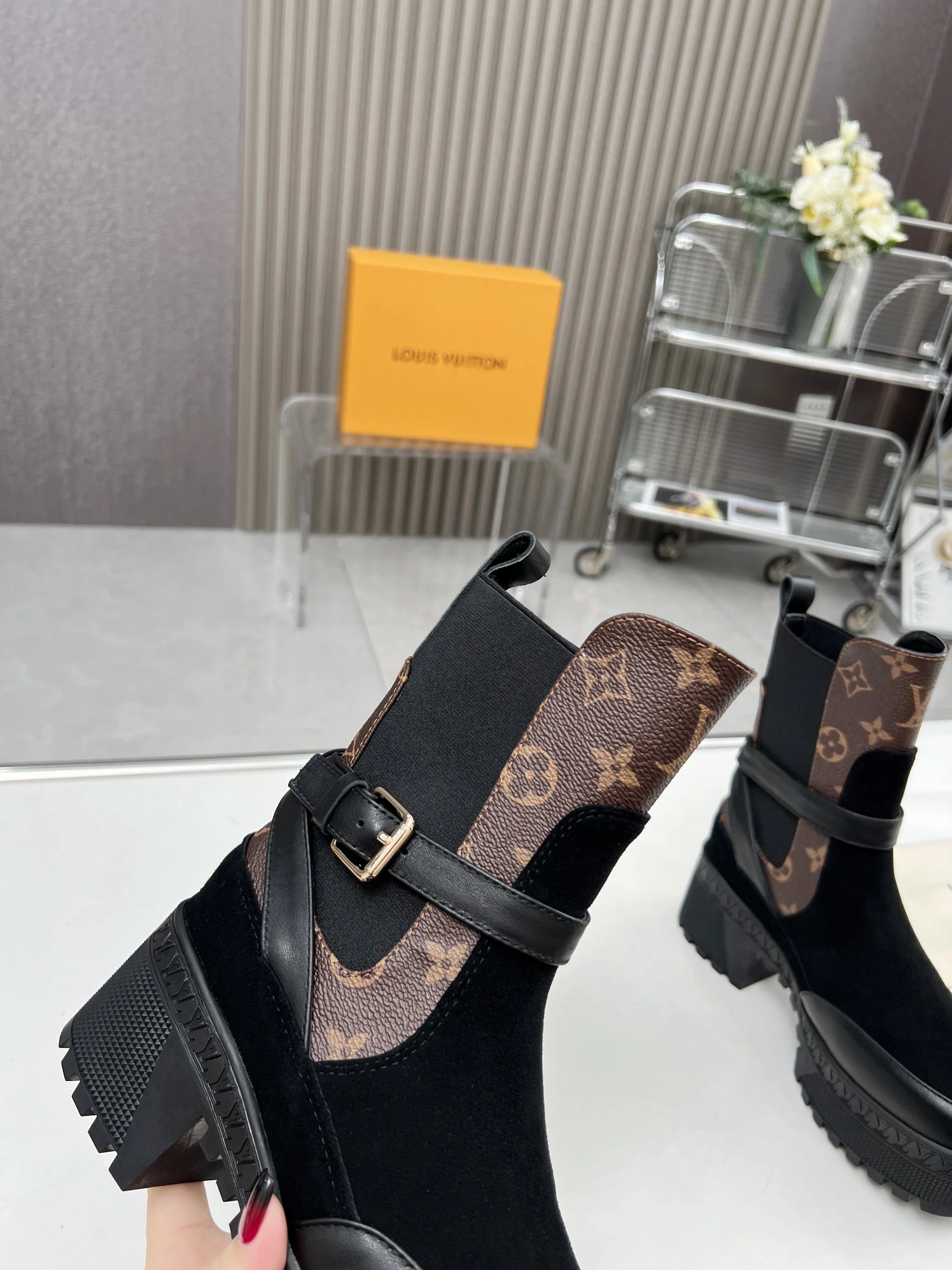 StreetReady 5738 Louis Vuitton Boots For Women