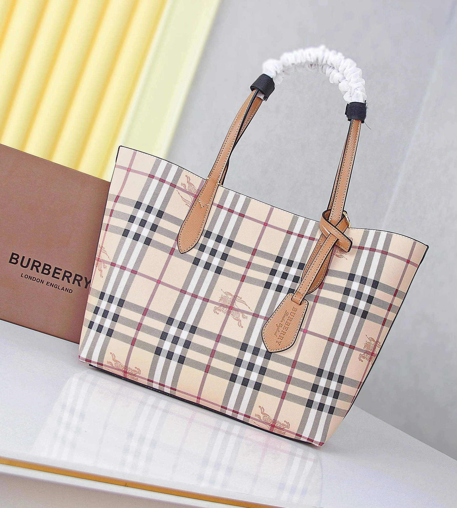 StreetReady 5791 Burberry AAA Handbags For Women