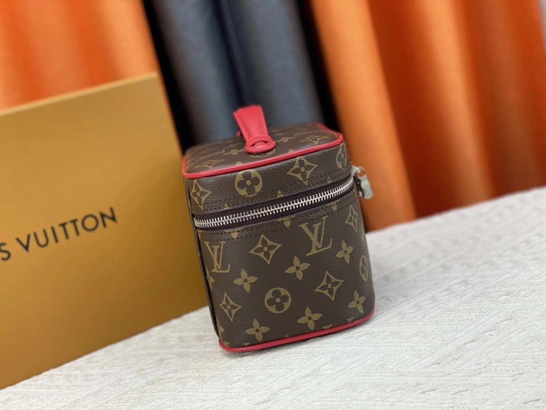 StreetReady 5925 Louis Vuitton AAA Quality Handbags For Women