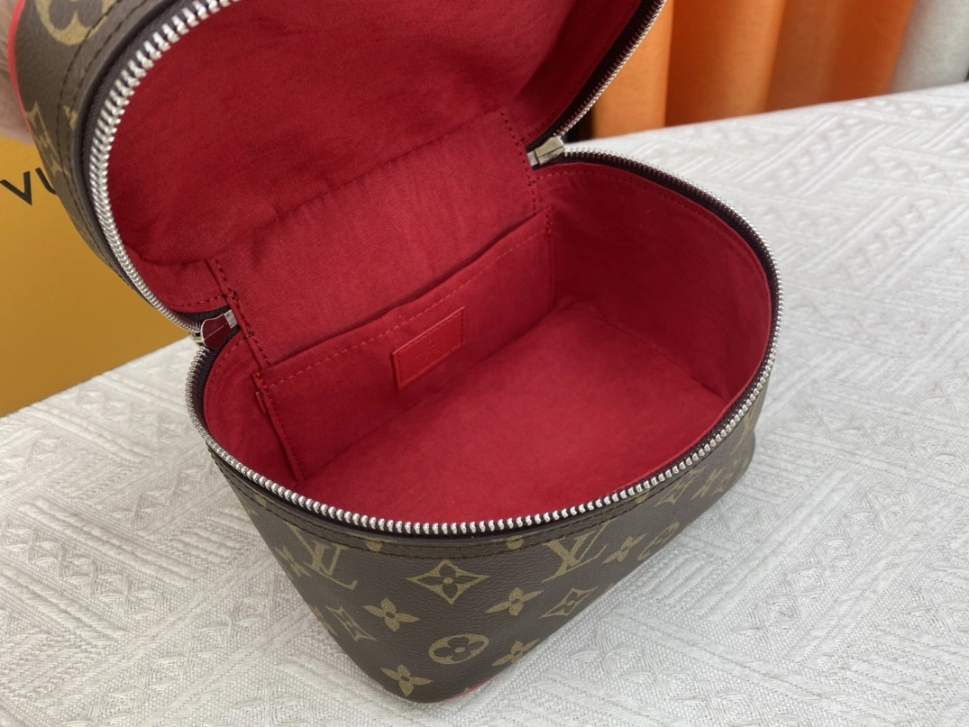 StreetReady 5925 Louis Vuitton AAA Quality Handbags For Women