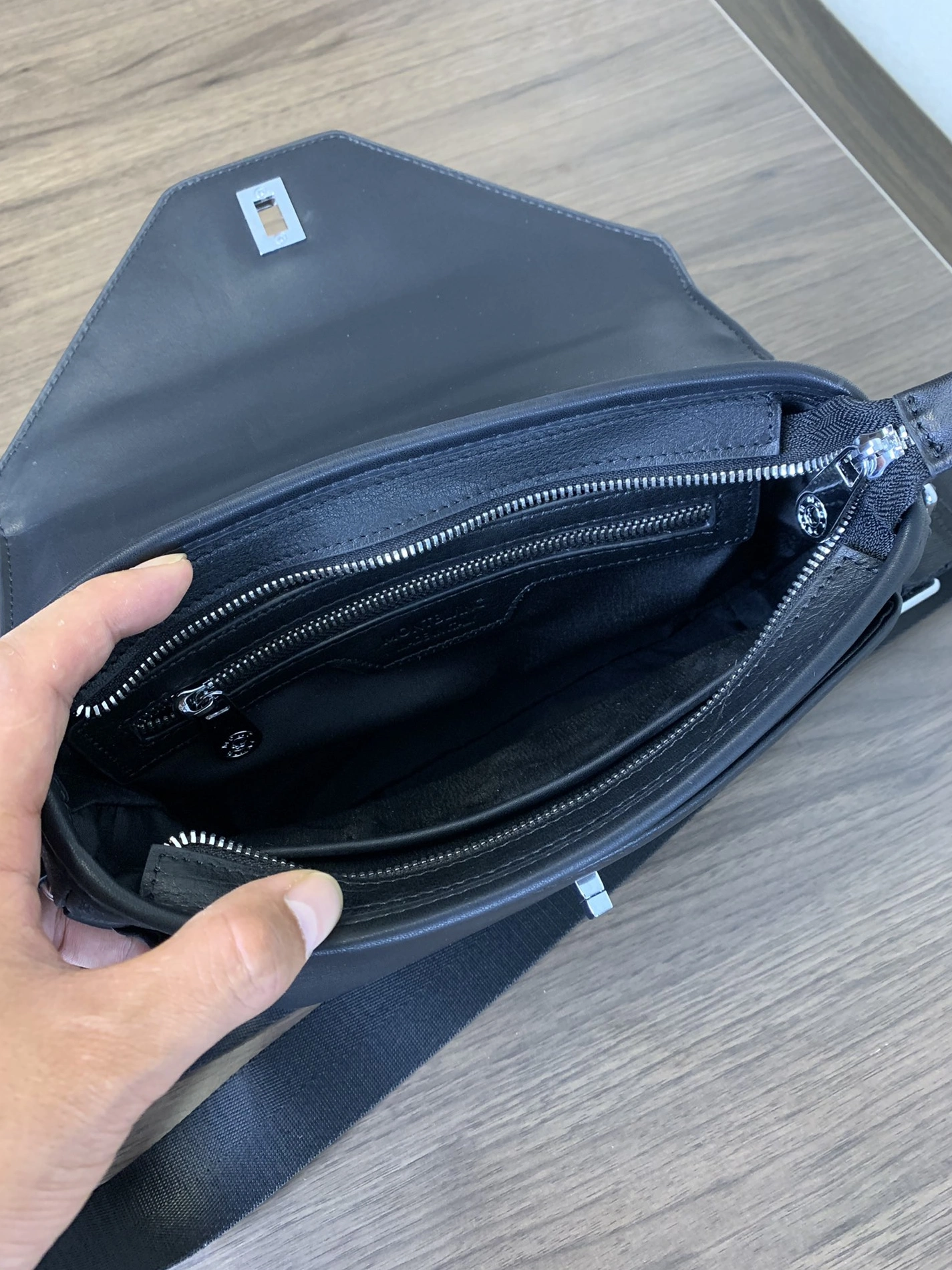 StreetReady 6091 Mont Blanc AAA Man Messenger Bags