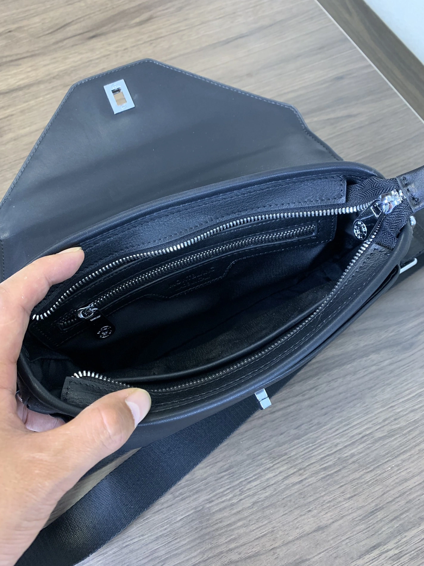 StreetReady 6091 Mont Blanc AAA Man Messenger Bags
