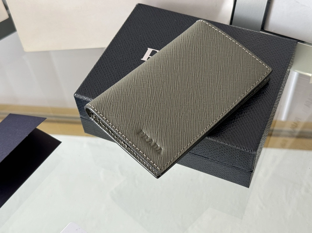 StreetReady 6484 Prada AAA Quality Card Case