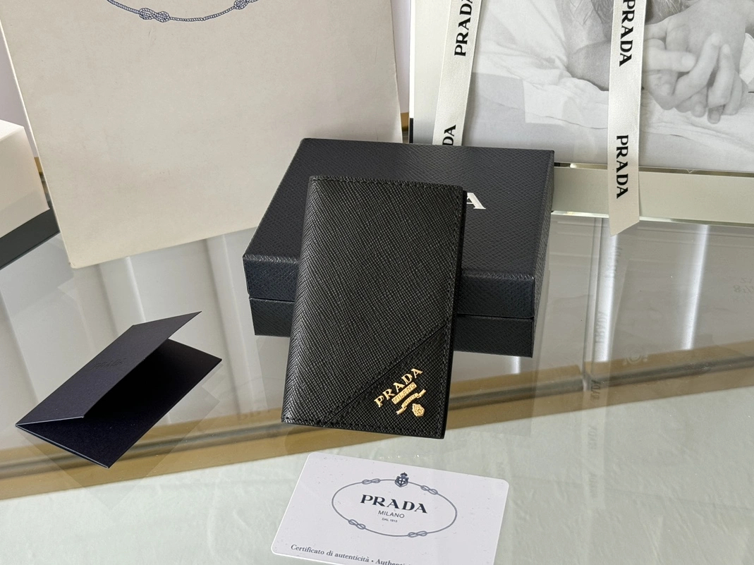 StreetReady 6738 Prada AAA Quality Card Case