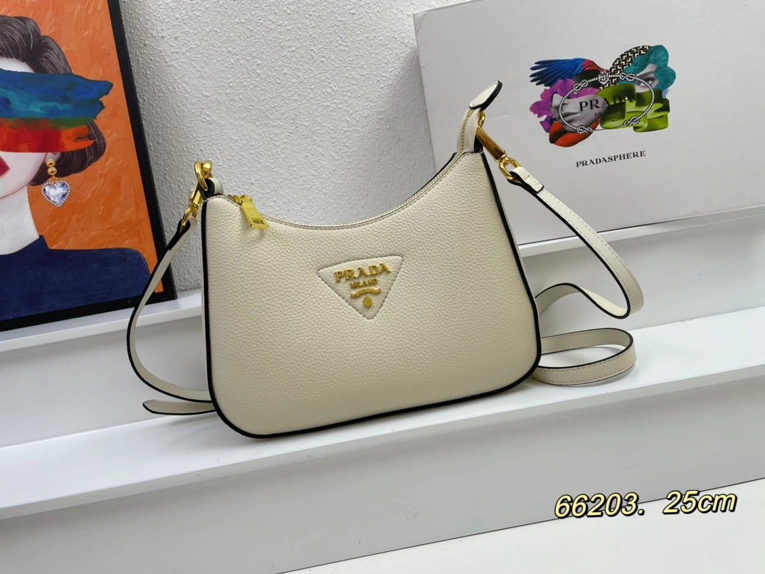 StreetReady 6799 Prada AAA Quality Messenger Bags For Women