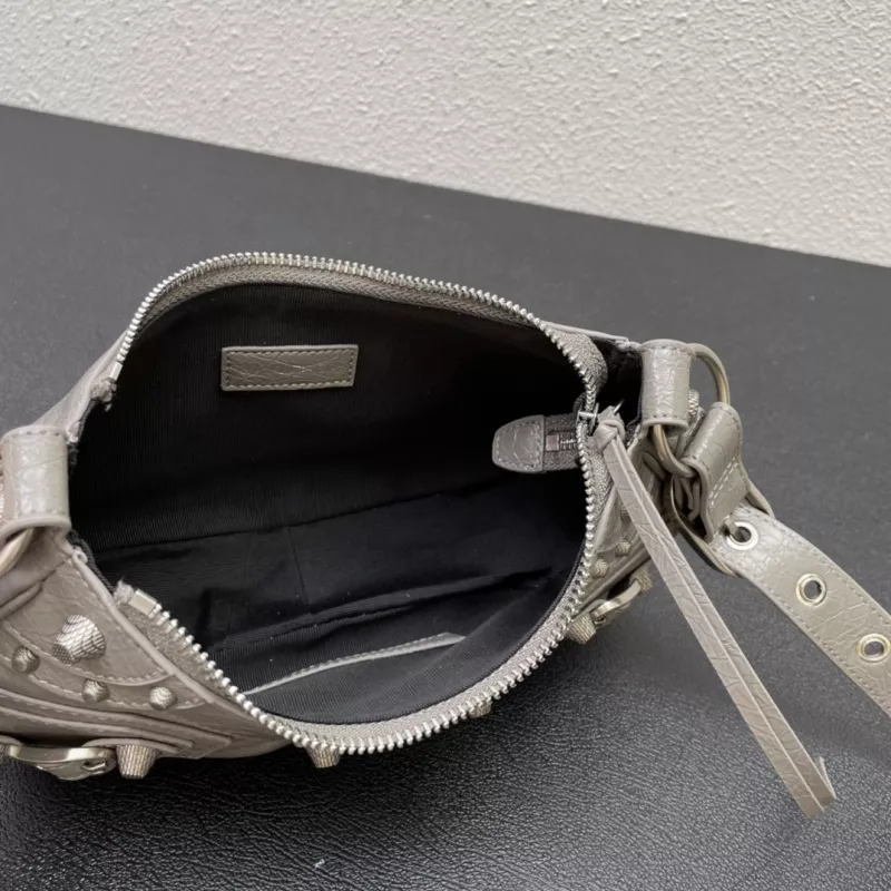StreetReady 6888 Balenciaga AAA Quality Messenger Bags For Women