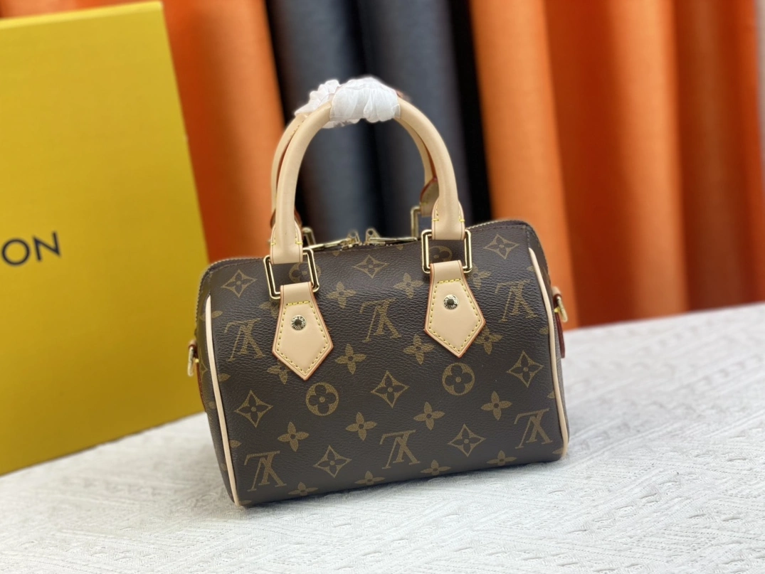 StreetReady 7063 Louis Vuitton AAA Quality Handbags For Women