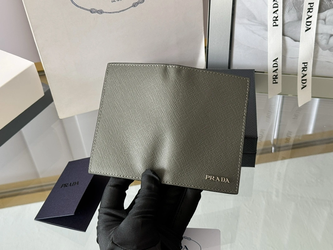 StreetReady 7464 Prada AAA Quality Card Case