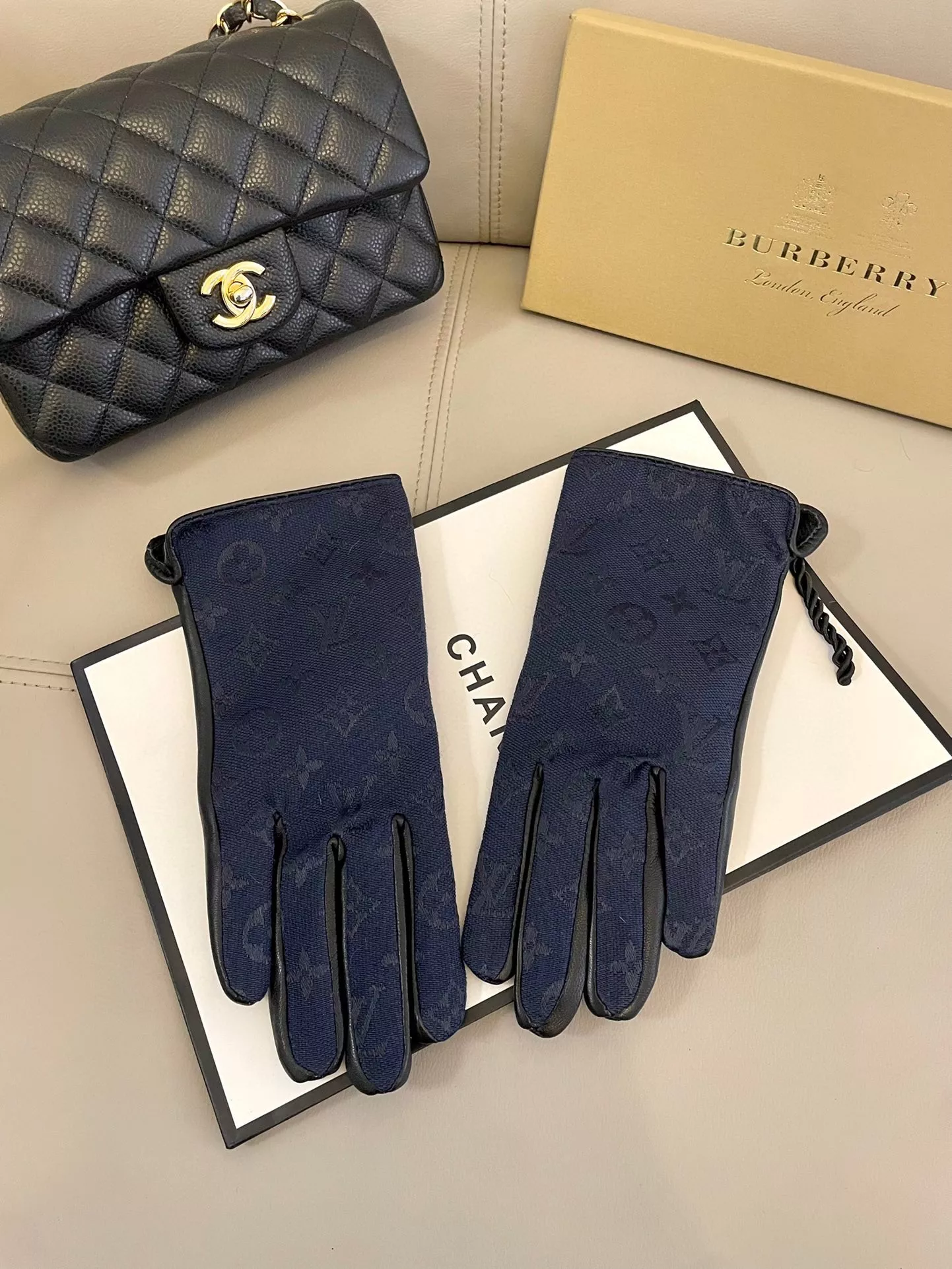 StreetReady 8095 Louis Vuitton LV Gloves