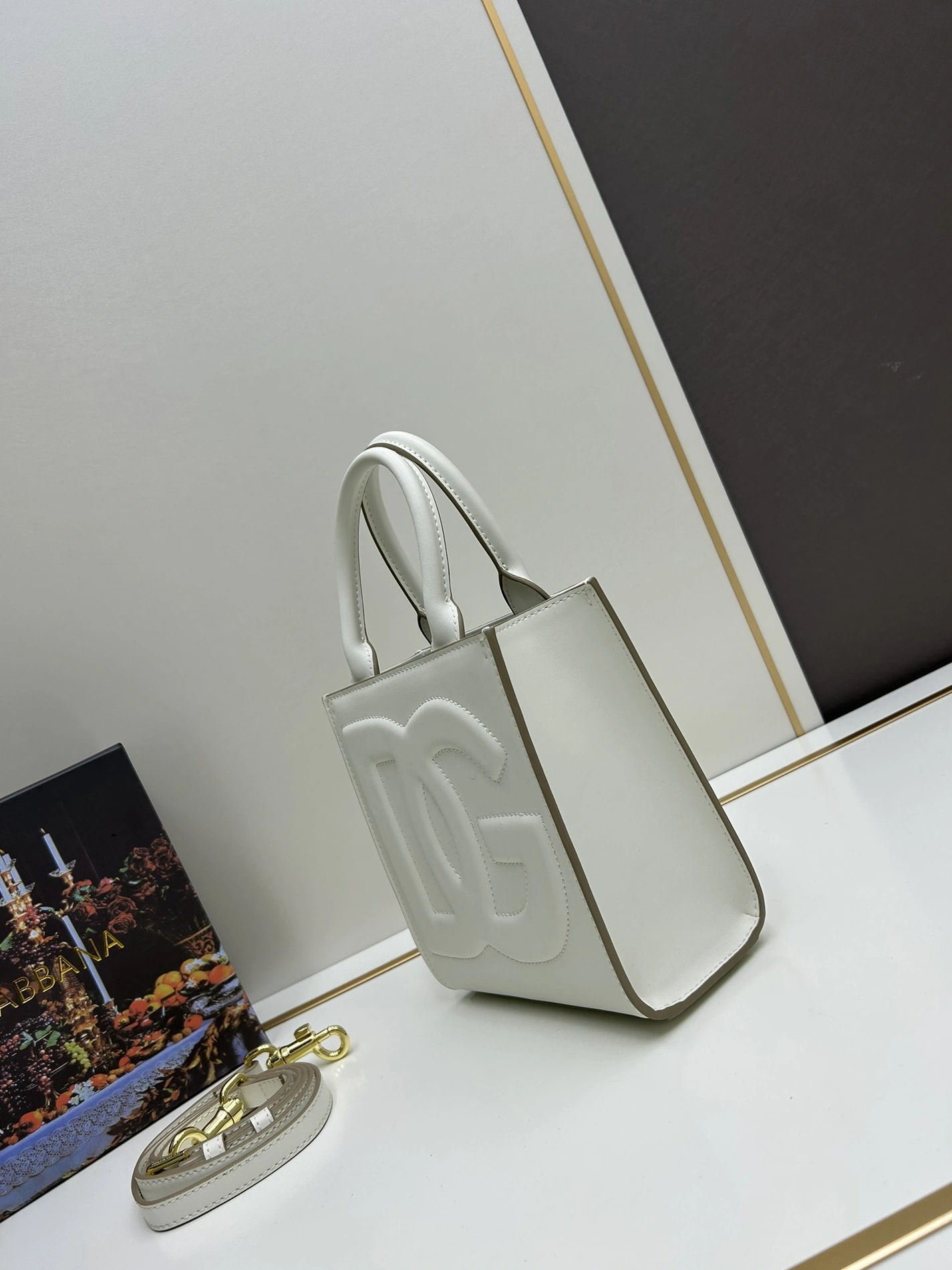StreetReady 8206 Dolce & Gabbana AAA Quality Handbags For Women