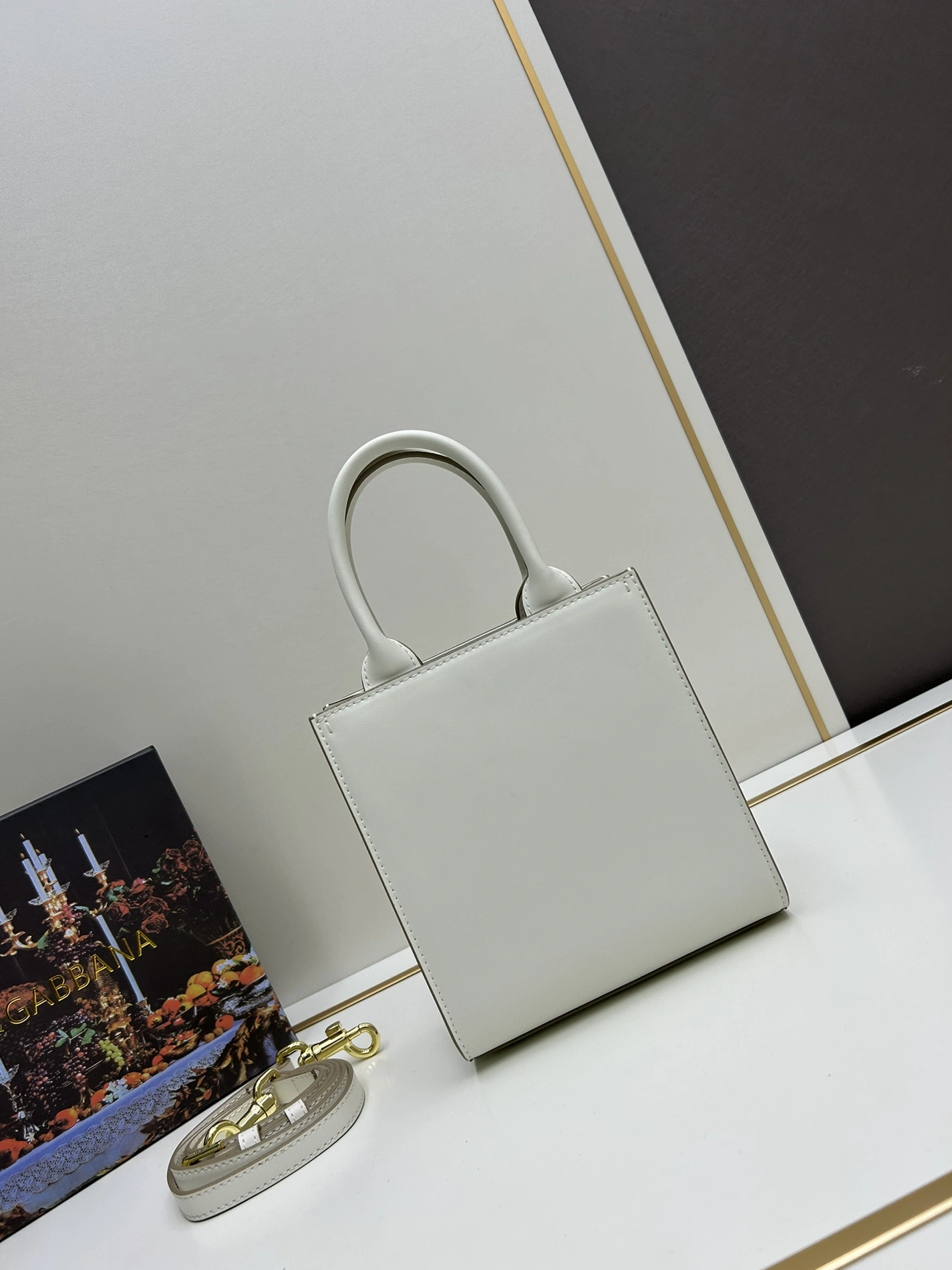 StreetReady 8206 Dolce & Gabbana AAA Quality Handbags For Women