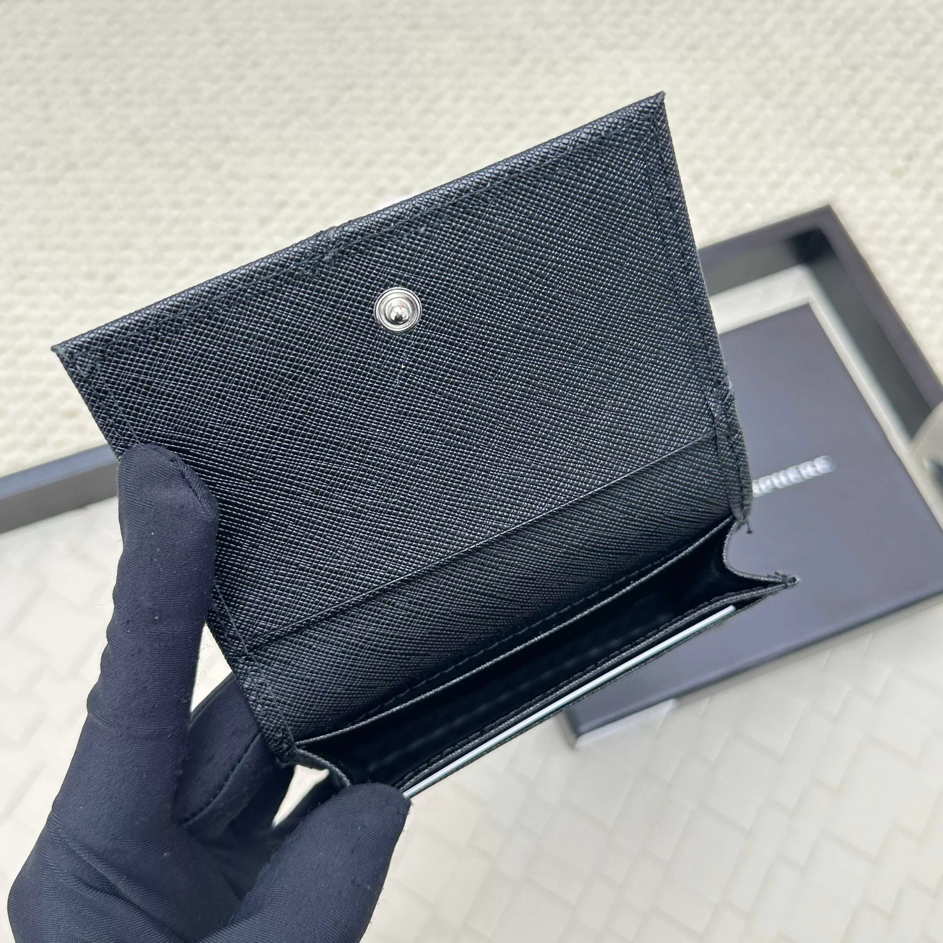 StreetReady 8289 Prada Card Case