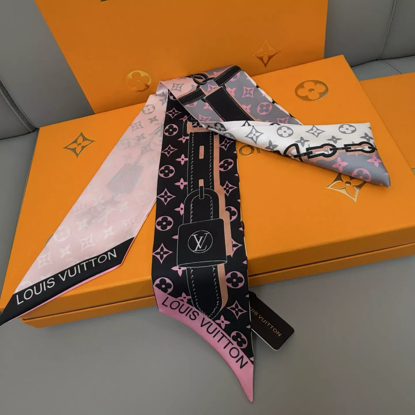 StreetReady 8493 Louis Vuitton Silk Scarf
