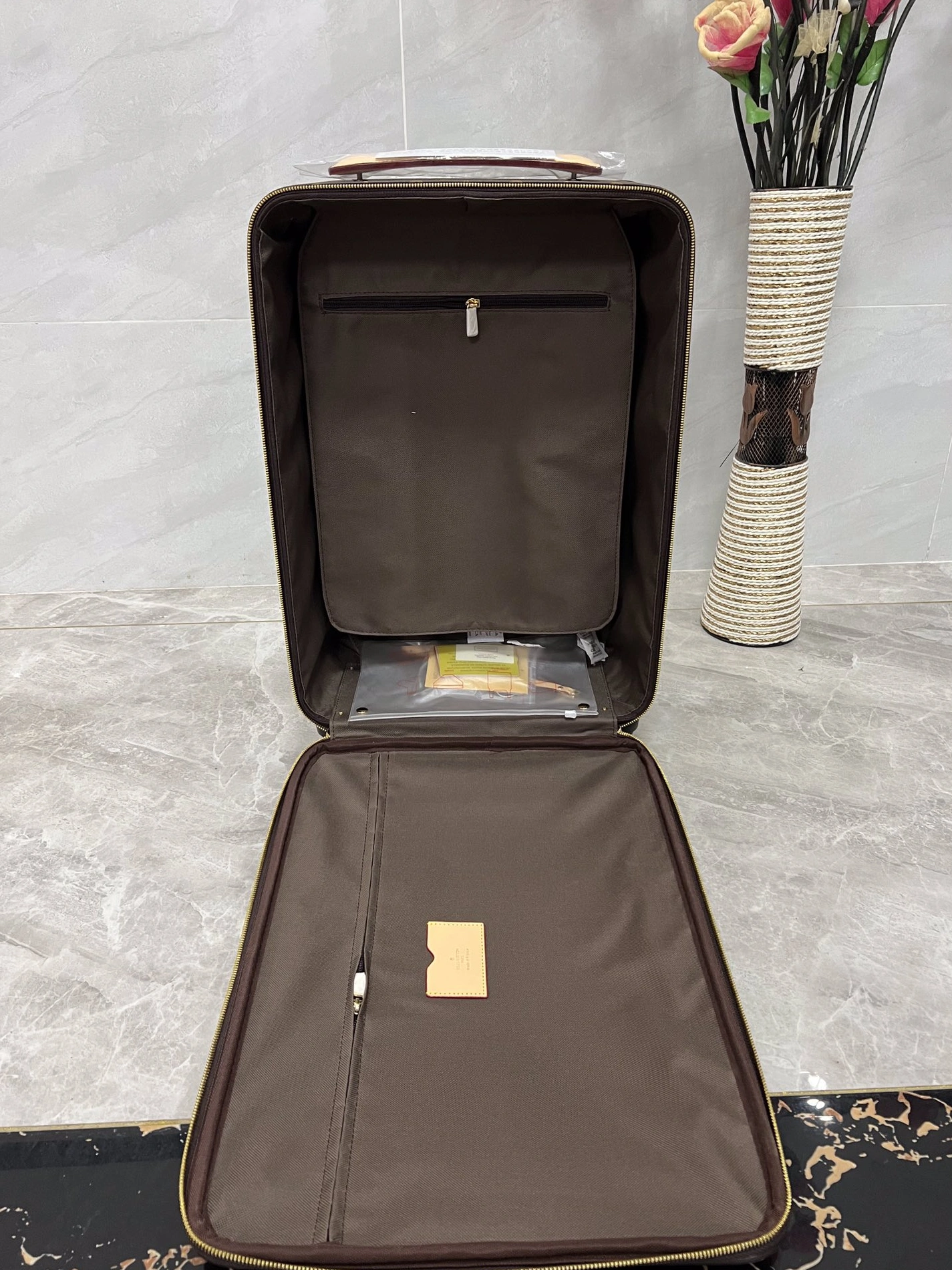 StreetReady 9178 Louis Vuitton Luggage