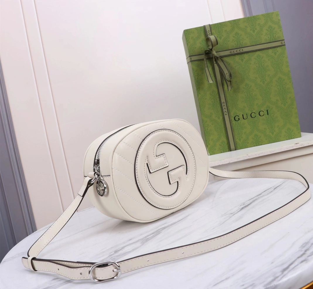 StreetReady 9328 Gucci AAA Quality Messenger Bags For Women