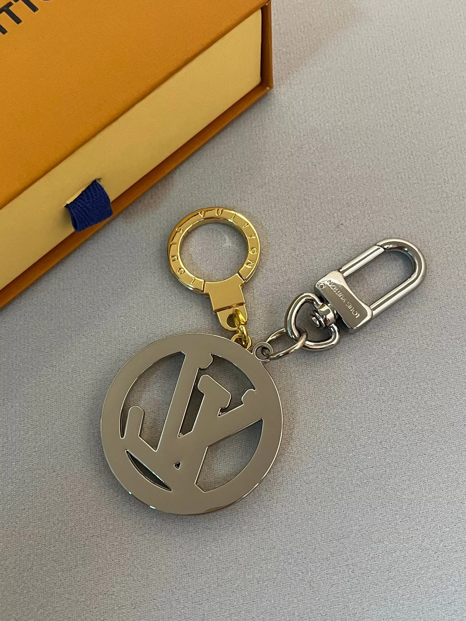 StreetReady 9427 Louis Vuitton LV Key Holder And Bag Buckle
