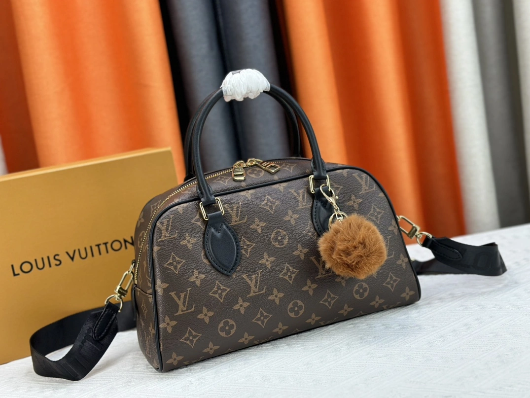 StreetReady 9732 Louis Vuitton AAA Quality Handbags For Women