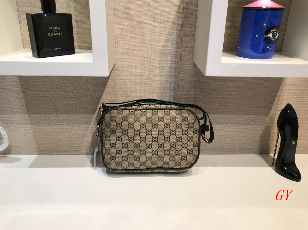 Stylish 1072 Gucci Messenger Bags For Women