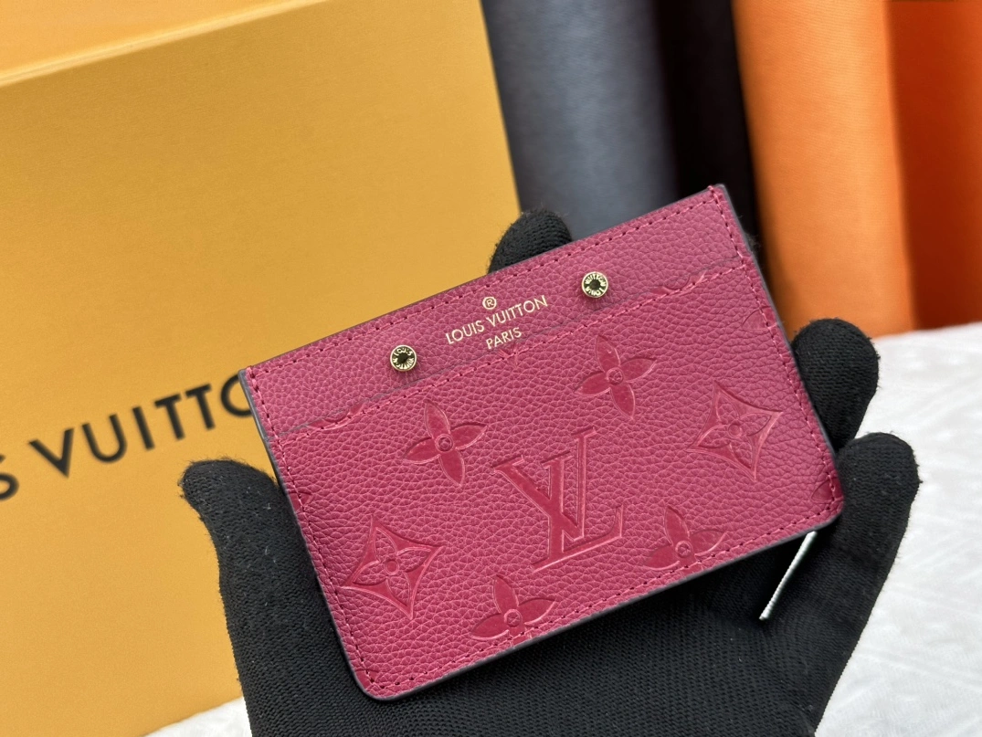 Stylish 1132 Louis Vuitton LV Card Case For Women