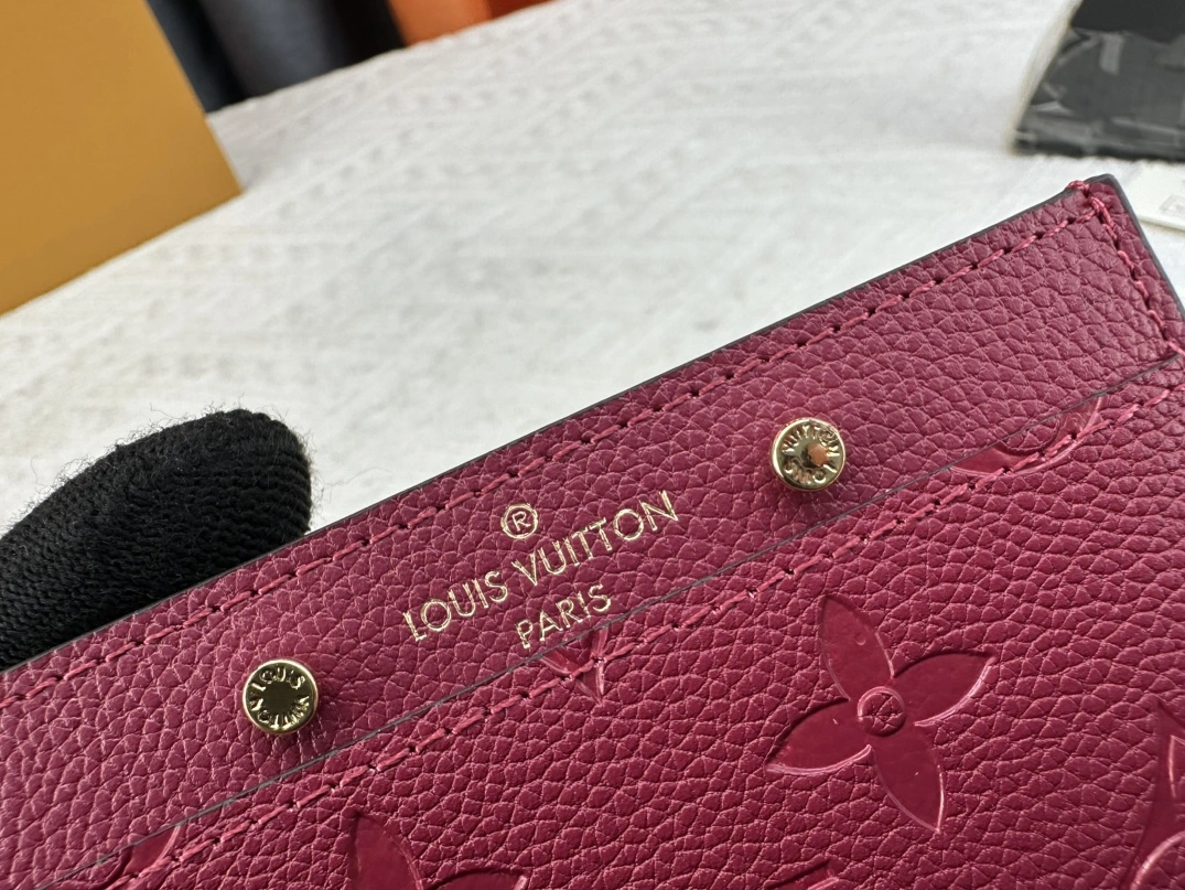 Stylish 1132 Louis Vuitton LV Card Case For Women