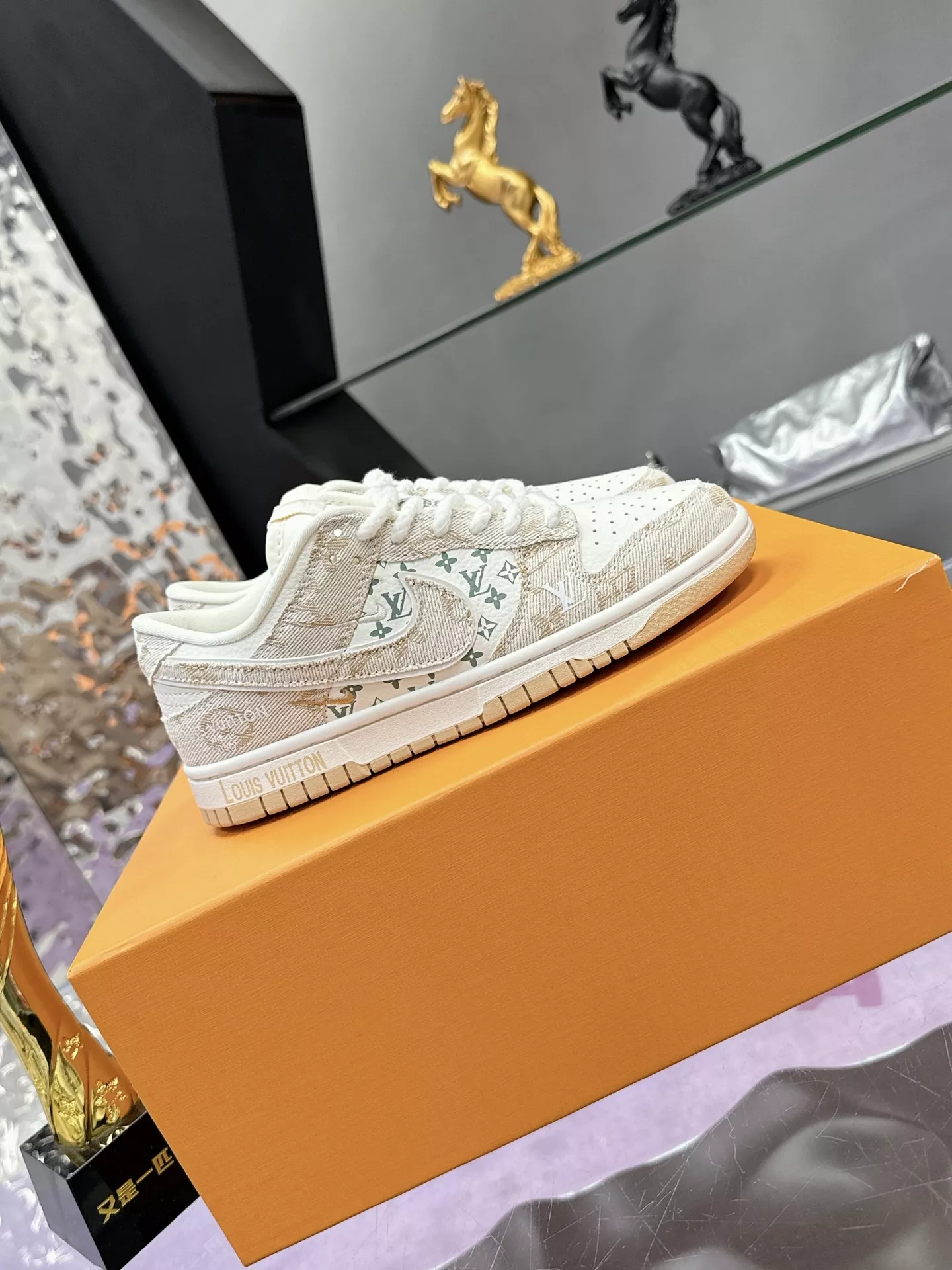 Stylish 114 Louis Vuitton Casual Shoes For Women