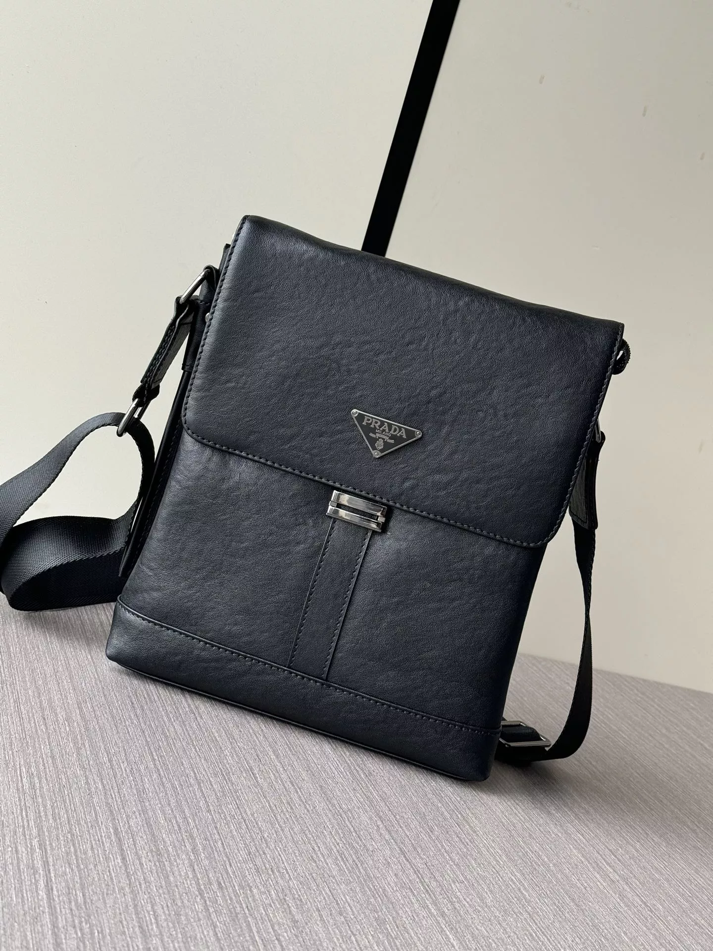 Stylish 1212 Prada AAA Man Messenger Bags