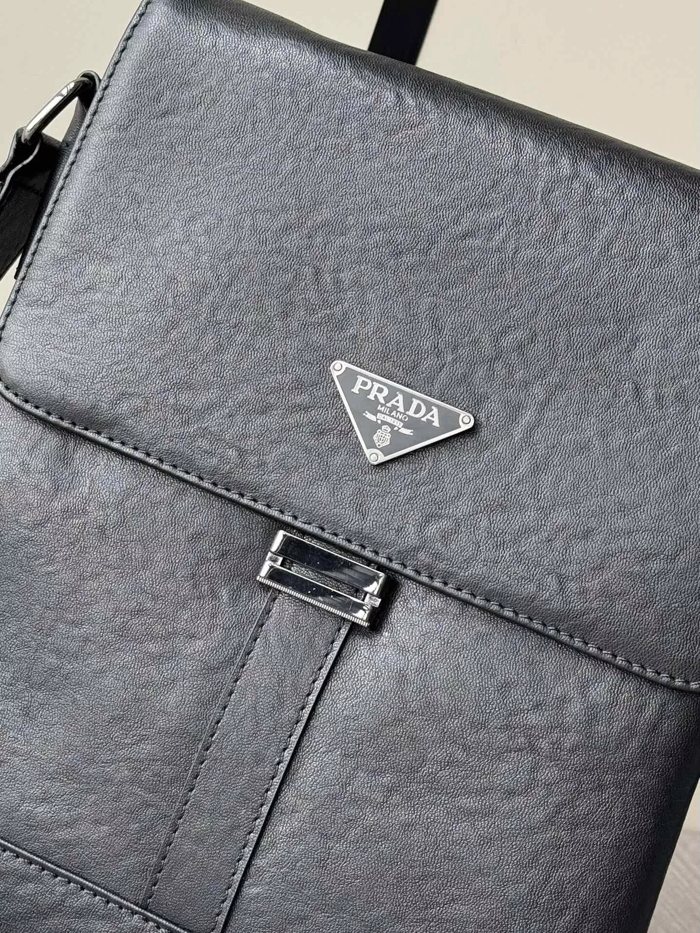 Stylish 1212 Prada AAA Man Messenger Bags