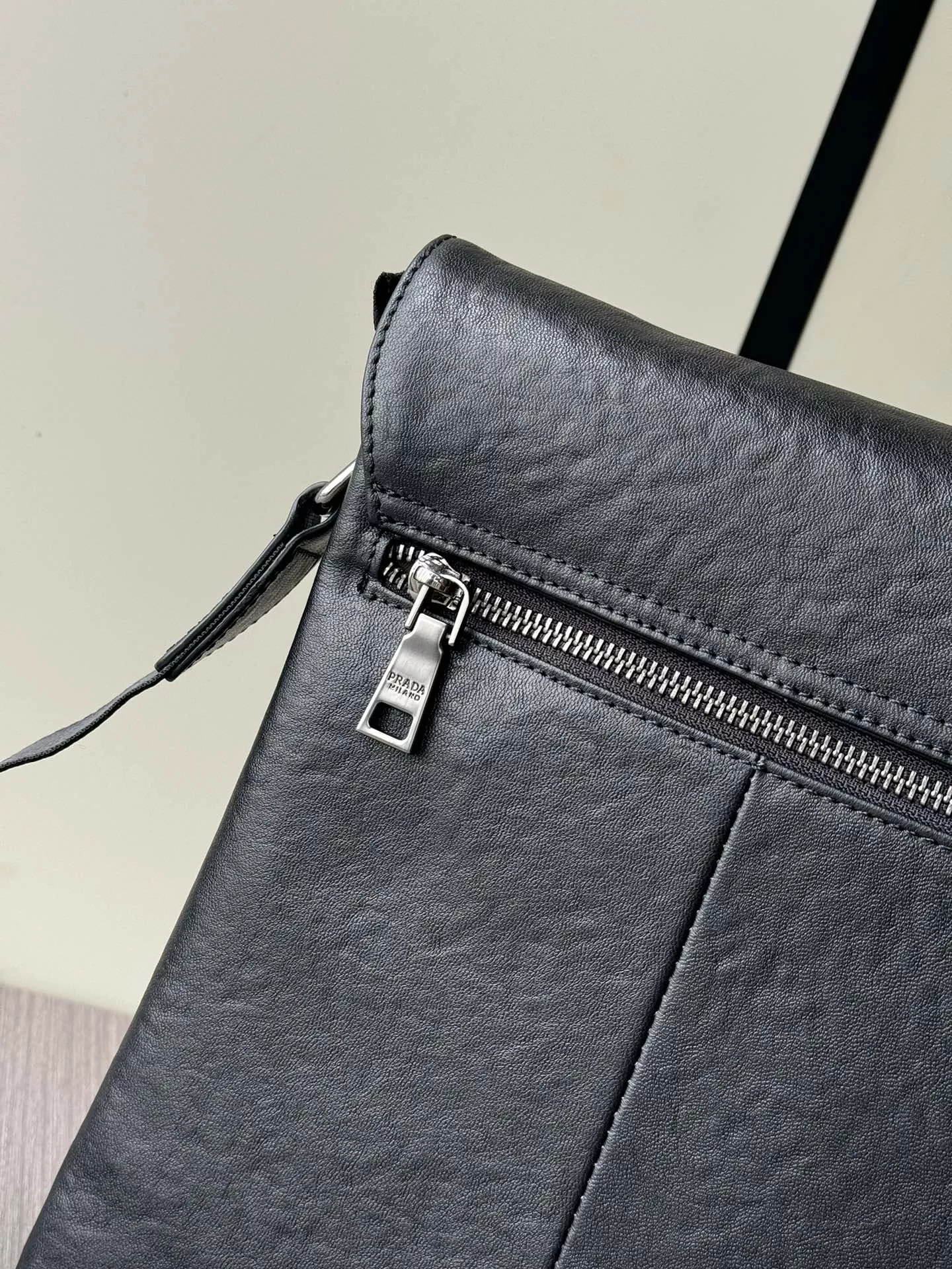 Stylish 1212 Prada AAA Man Messenger Bags