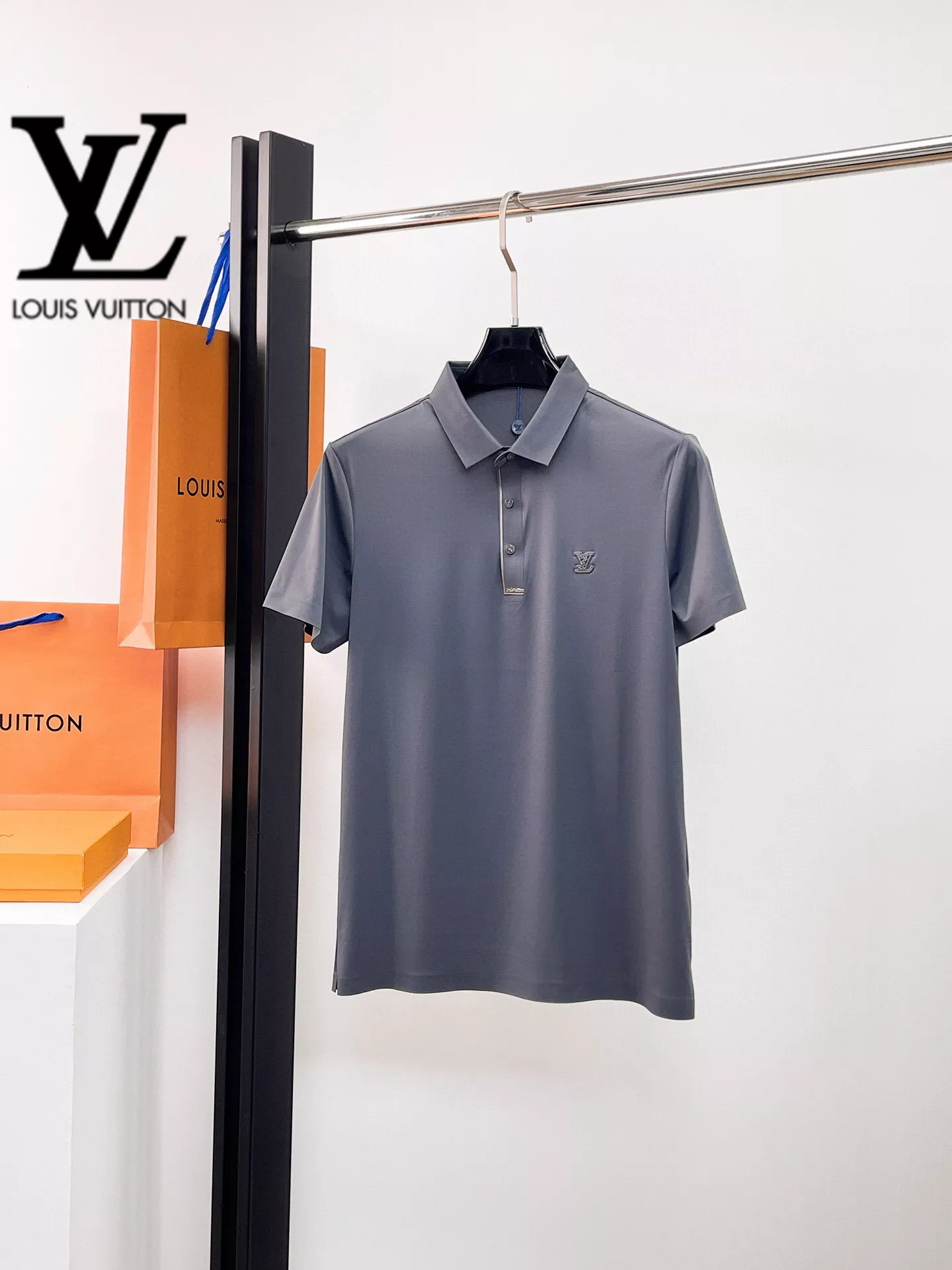 Stylish 1224 Louis Vuitton LV T-Shirts Short Sleeved For Men