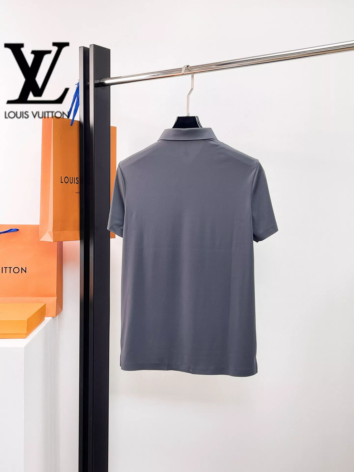 Stylish 1224 Louis Vuitton LV T-Shirts Short Sleeved For Men