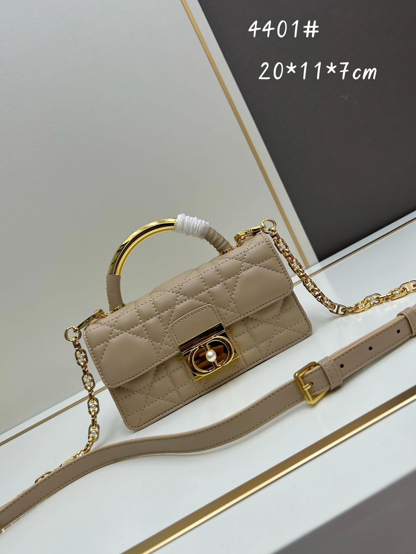 Stylish 1270 Christian Dior AAA Quality Messenger Bags For Women