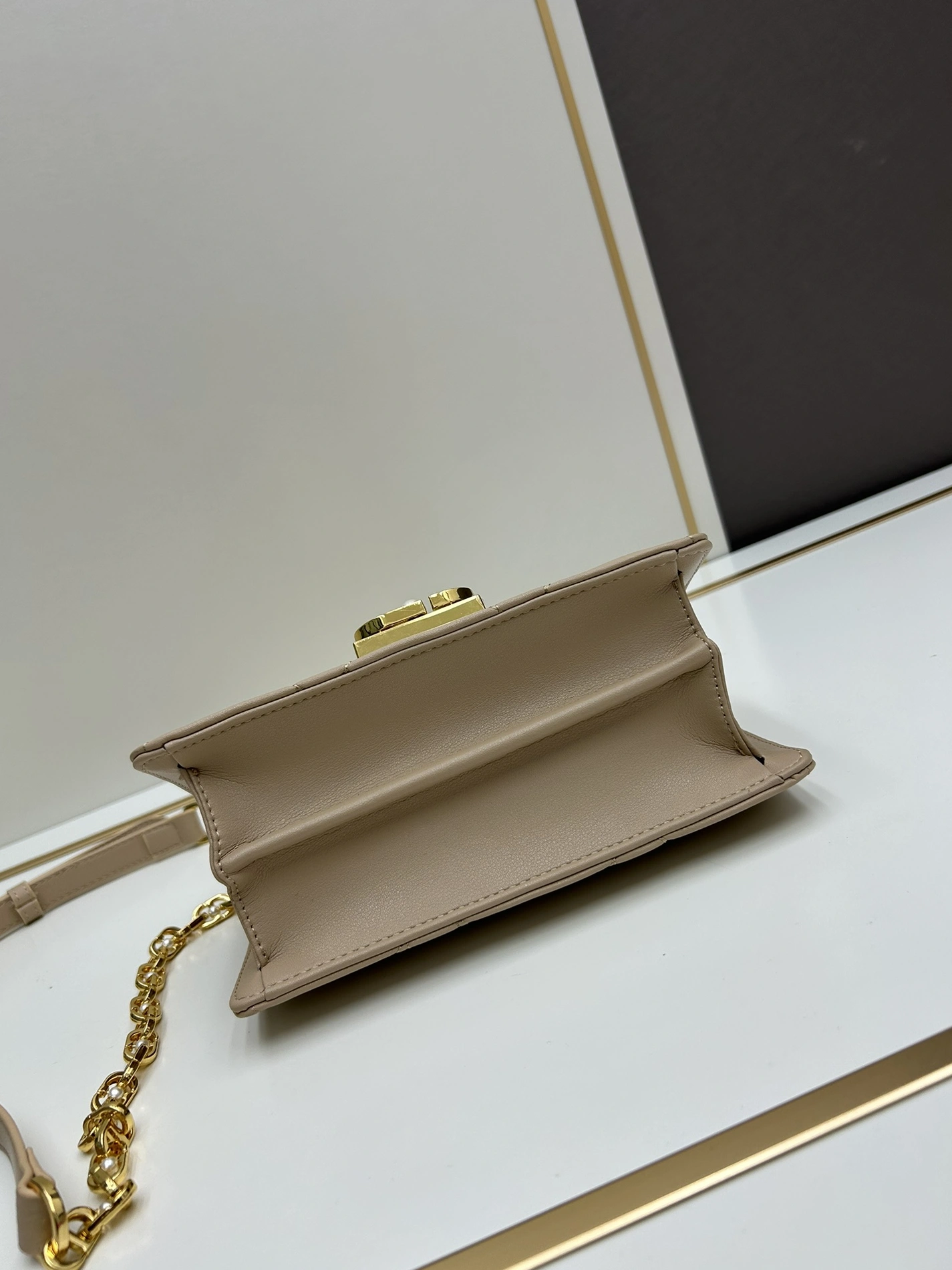 Stylish 1270 Christian Dior AAA Quality Messenger Bags For Women