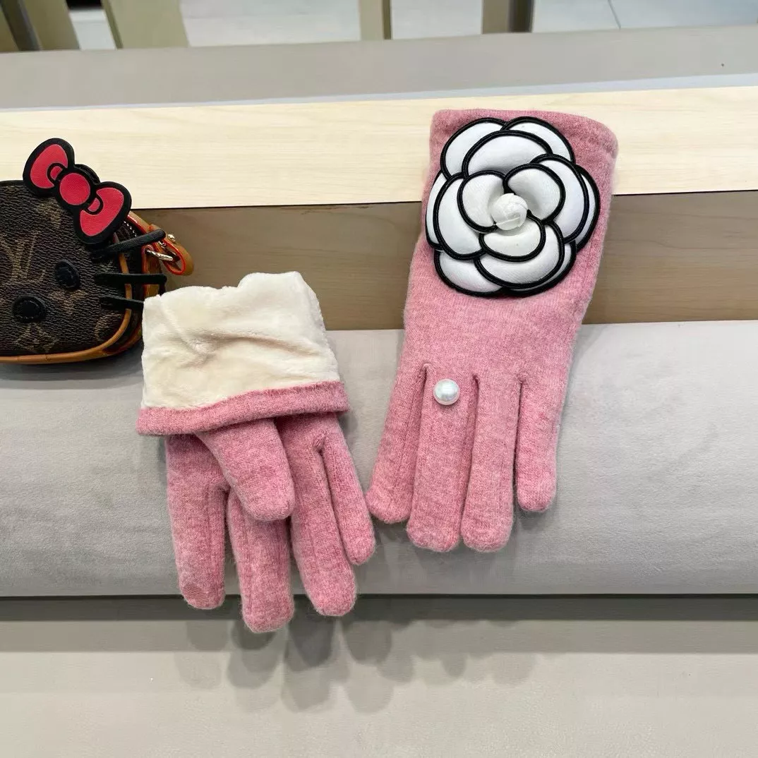 Stylish 1328 Chanel Gloves For Women