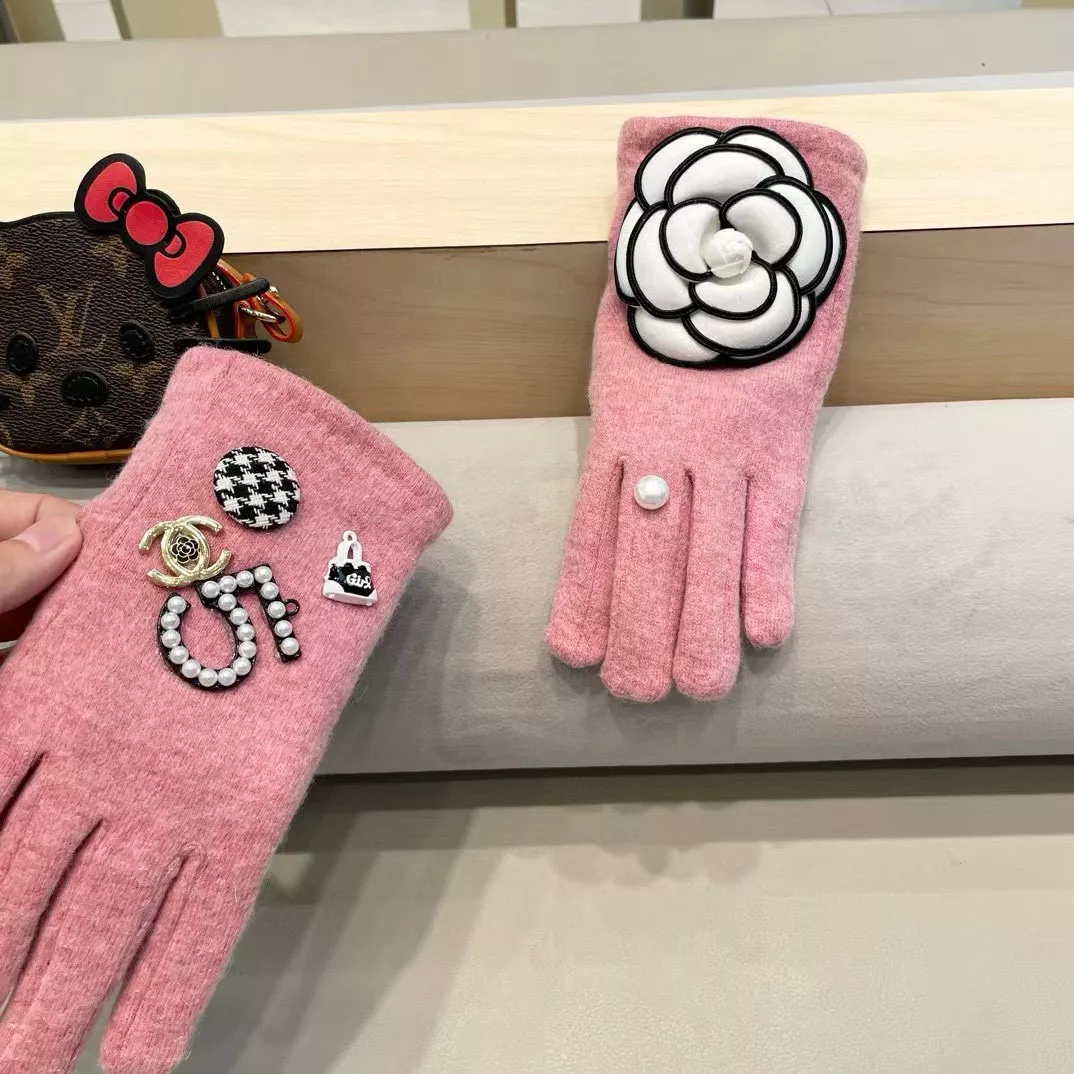 Stylish 1328 Chanel Gloves For Women