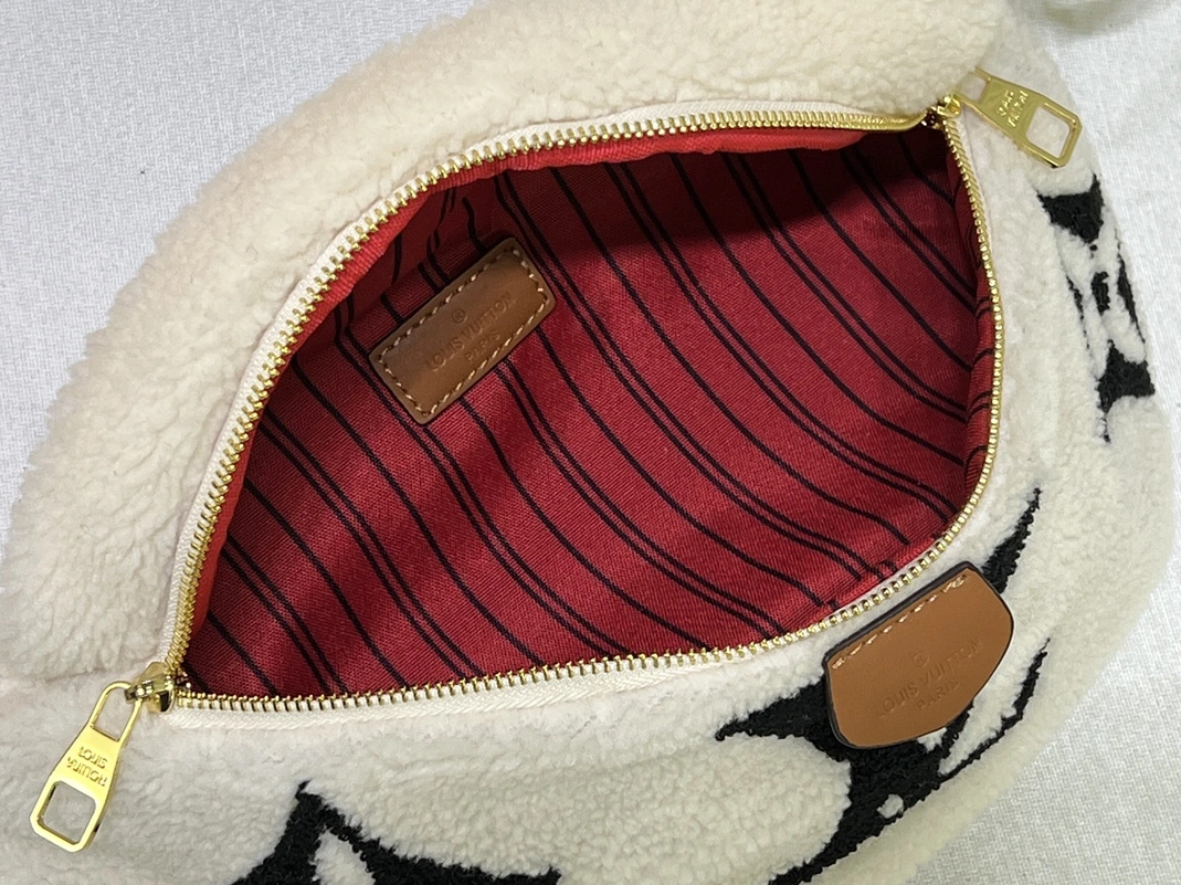 Stylish 1349 Louis Vuitton LV AAA Quality Belt Bags For Women