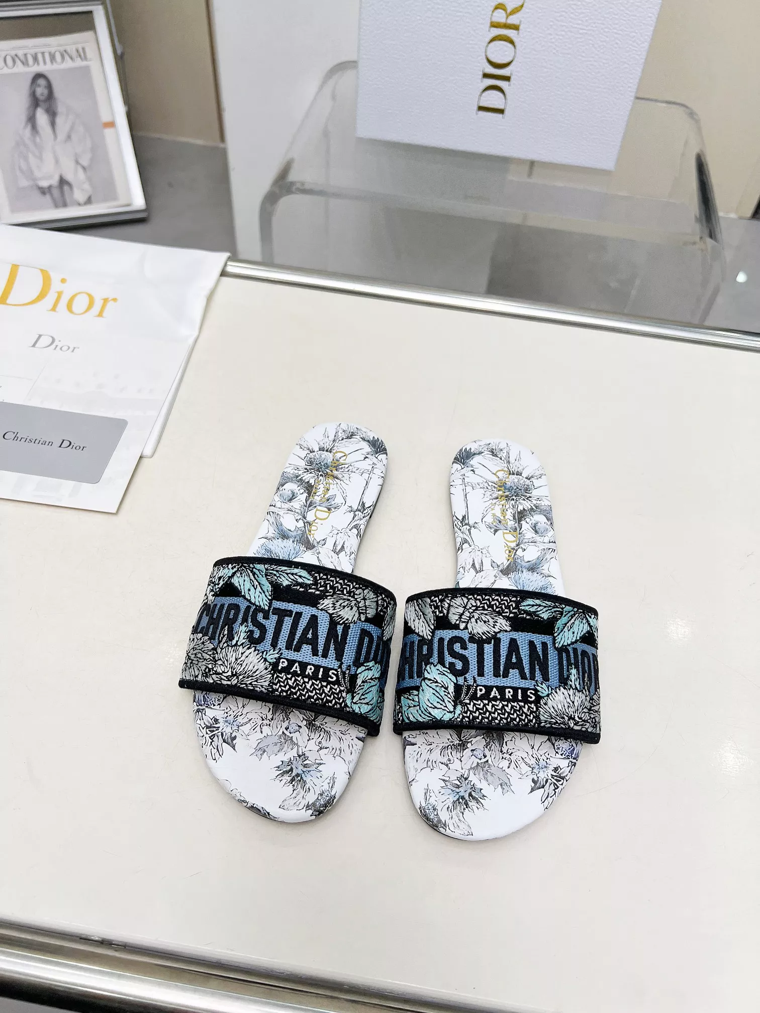 Stylish 1369 Christian Dior Slippers For Women