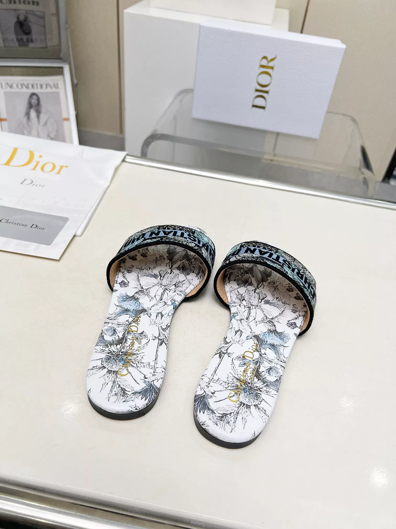 Stylish 1369 Christian Dior Slippers For Women