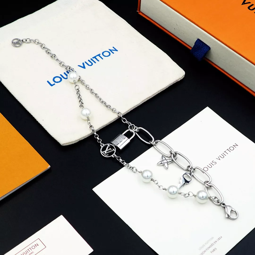 Stylish 1375 Louis Vuitton LV Bracelets For Women