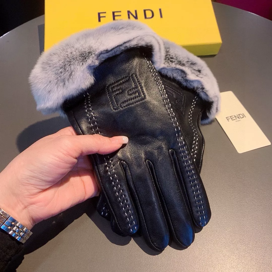 Stylish 1416 Fendi Gloves For Women