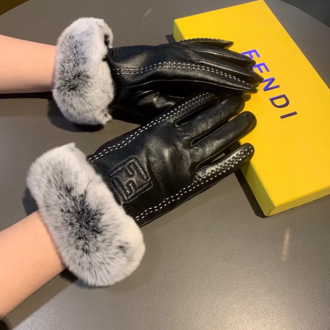 Stylish 1416 Fendi Gloves For Women