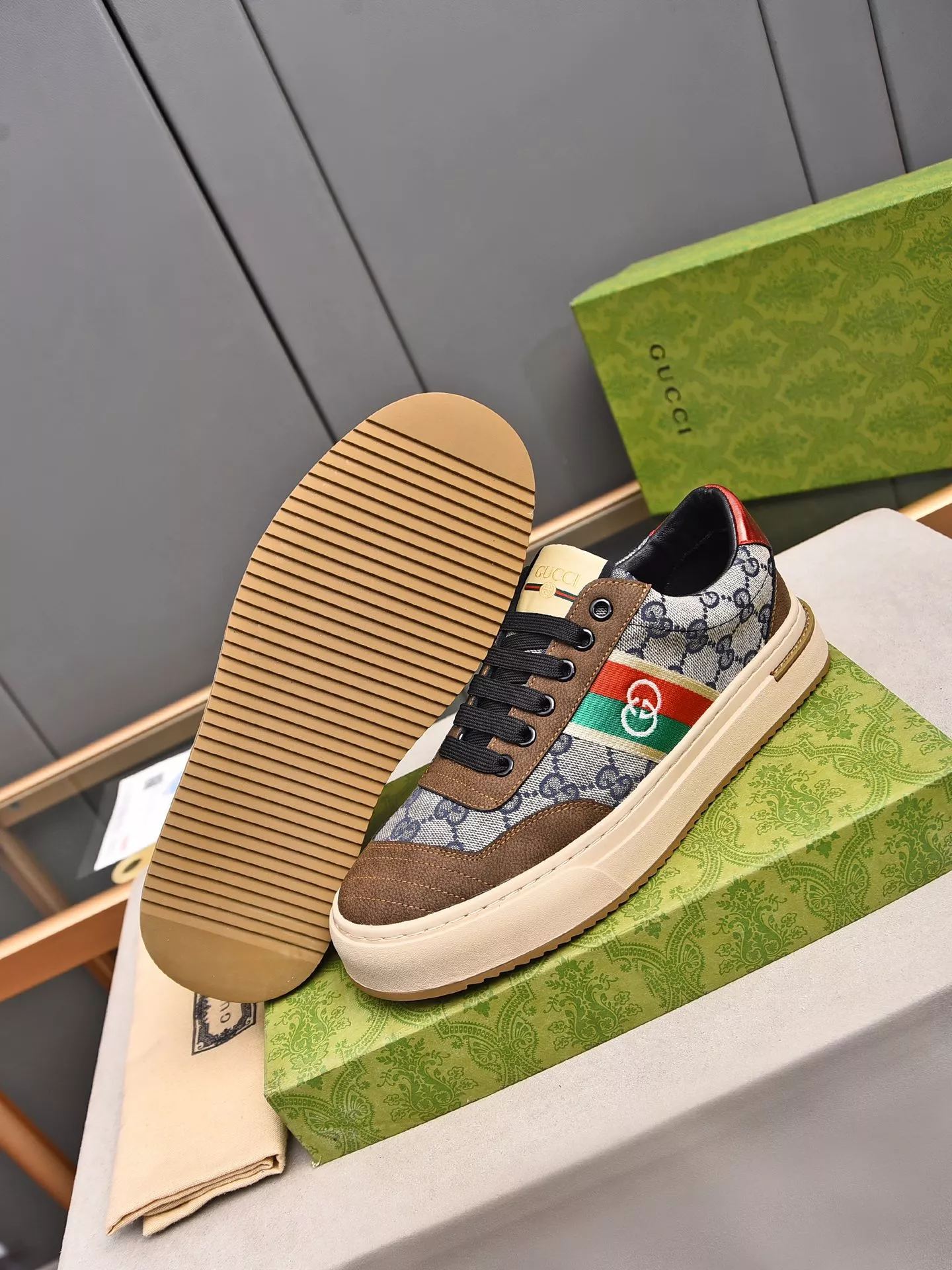 Stylish 1630 Gucci Casual Shoes For Men