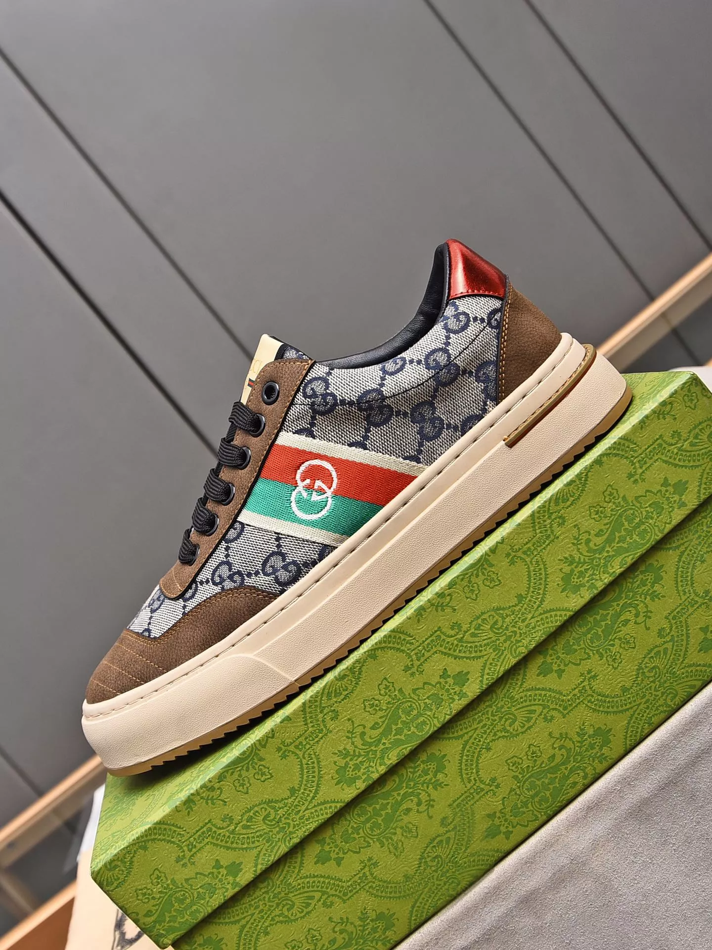Stylish 1630 Gucci Casual Shoes For Men