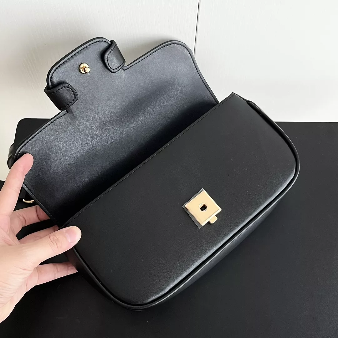 Stylish 1647 Gucci AAA Quality Messenger Bags For Women