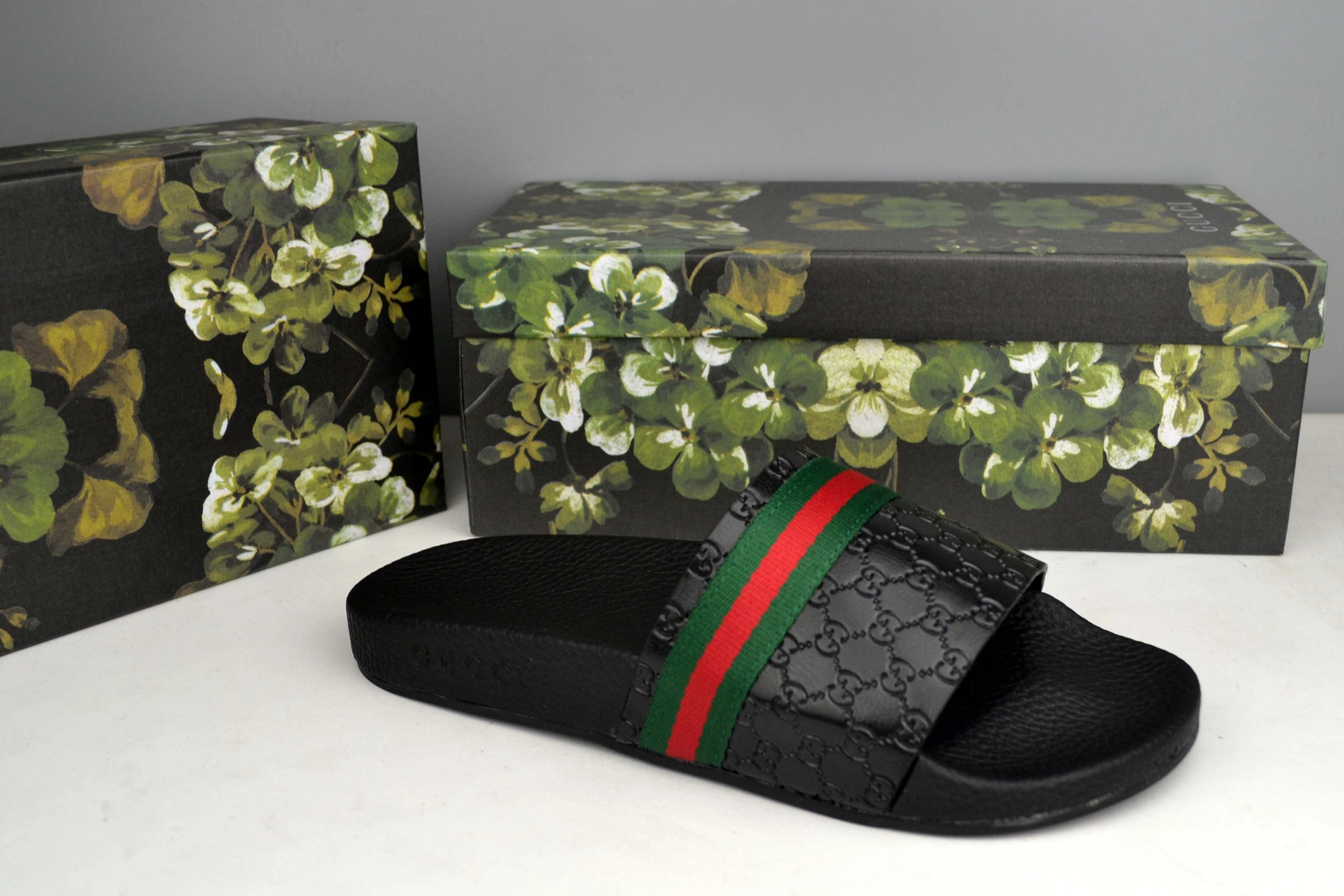 Stylish 1747 Gucci Slippers For Men